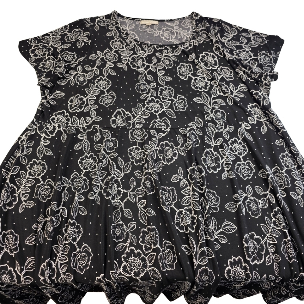 Woman Within 30/32 Black White Floral Dress Stretchy Drapes Nicely CO-1685